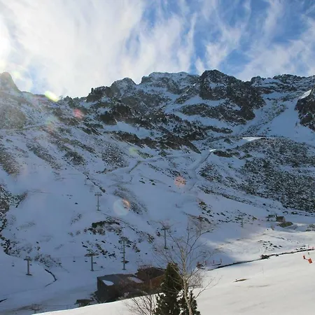 Au Pied Des Pistes + Cellier