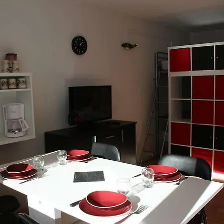 Au Pied Des Pistes + Cellier Daire *